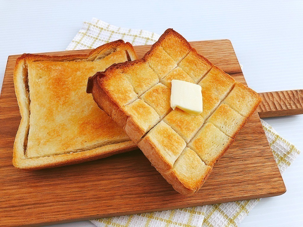 食パンレシピの紹介：食パンとバター
